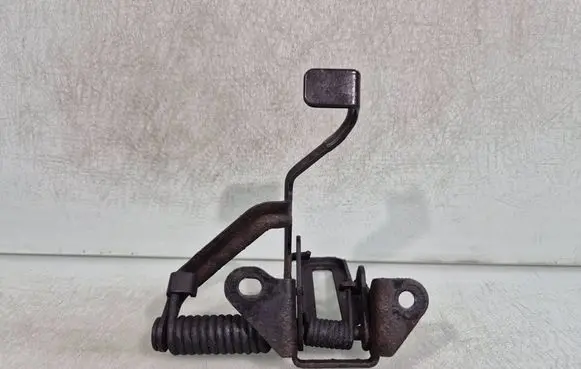 Toyota Avensis T270 Engine bonnet/hood lock/latch loop/hook