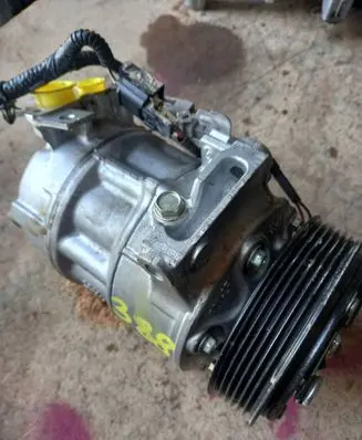 Nissan Qashqai J12 Air conditioning (A/C) compressor (pump) 926006UB0A 060773123B5 R134RR123