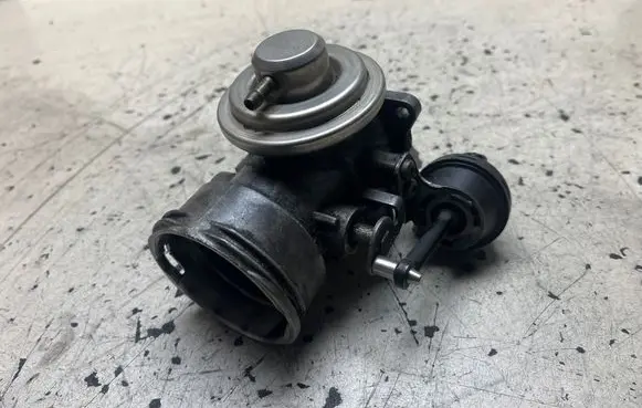 Audi A4 S4 B6 8E 8H EGR valve 038131501AL 186610058