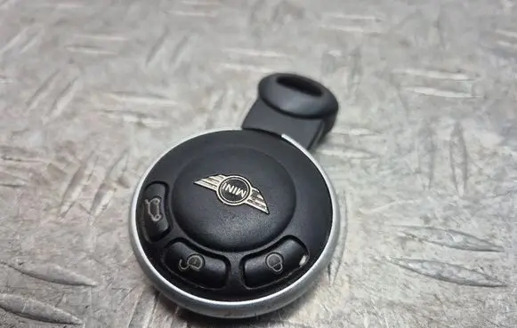 Mini One - Cooper Coupe R56 Ignition key/card 3445496