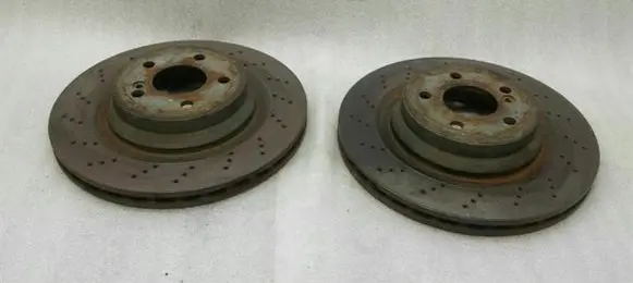 Mercedes-Benz CLS C219 Rear brake disc A2114231112