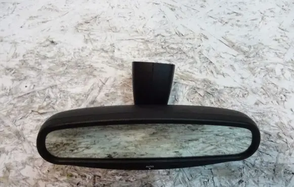 Rear view mirror (interior)
