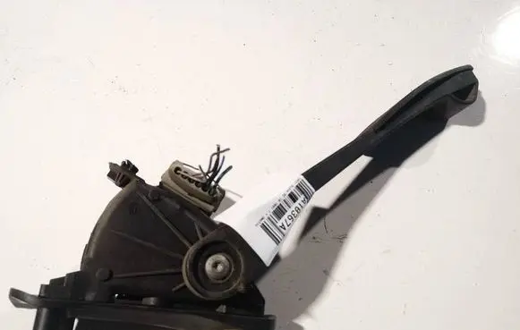 Volvo XC70 Accelerator throttle pedal