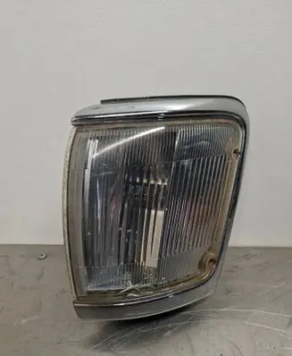 Toyota Hilux (N80, N90, N100, N110) Front indicator light
