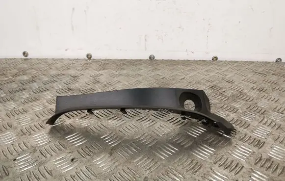 Mini Cooper Countryman F60 Rear/tail light trim molding 03636240
