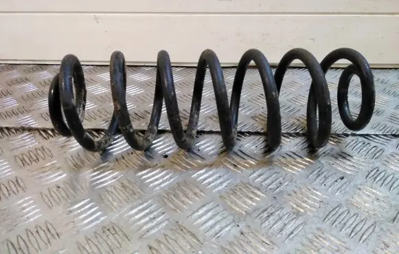 Volkswagen Touran I Rear coil spring