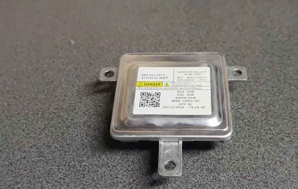 Volkswagen Golf VII Headlight ballast module Xenon 8K0941597E