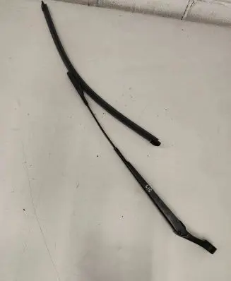 Opel Zafira B Front wiper blade arm 13145564