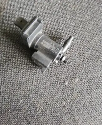 Mercedes-Benz C W203 Vacuum valve A2038000178