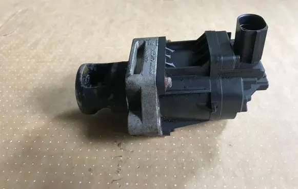 Opel Astra J EGR valve 55566052