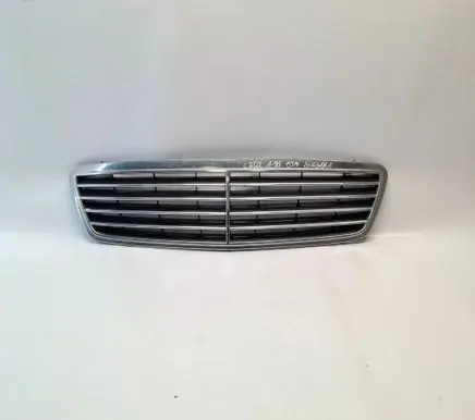 Mercedes-Benz C W203 Front grill A2038800183