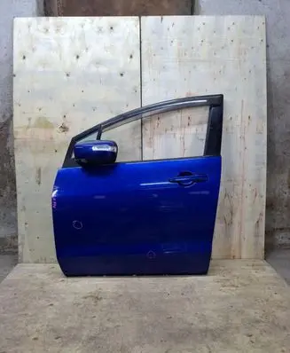 Mazda 5 Front door