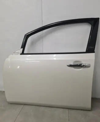 Nissan Leaf II (ZE1) Front door 