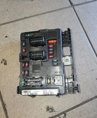 Citroen Berlingo Fuse module 9643498880