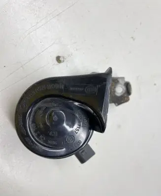 Volkswagen Jetta VI Horn signal 5C0951182F