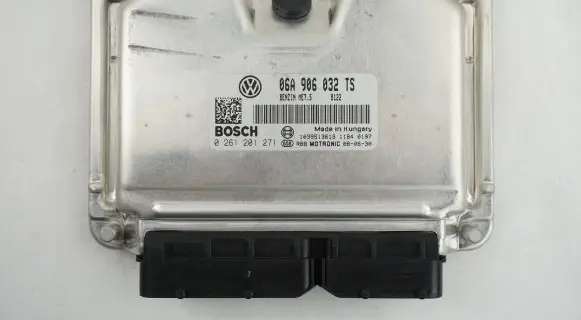 Volkswagen Transporter - Caravelle T5 Engine control unit/module 06A906032TS 0261201271