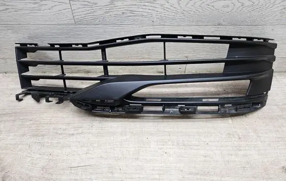 BMW 5 G30 G31 G38 Front bumper lower grill 7385262
