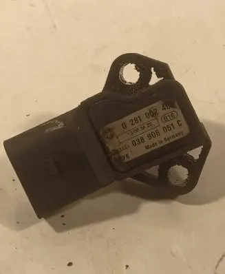 Volkswagen Tiguan Air pressure sensor 038906051C 0281002461