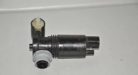 Land Rover Discovery 4 - LR4 Windscreen/windshield washer pump