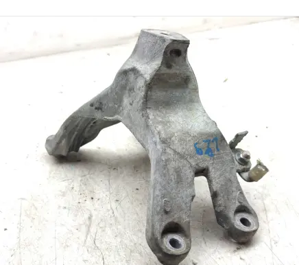 Audi A4 S4 B8 8K Engine mounting bracket 8K0199308 39H20
