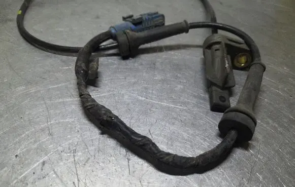 Peugeot 206 ABS brake wheel speed sensor 9640921980