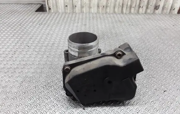 Volkswagen Polo IV 9N3 Throttle valve 03D133062E