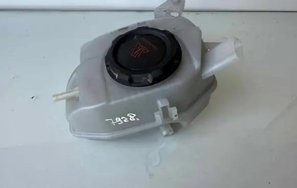 Seat Arona Coolant expansion tank/reservoir 2Q0121407D