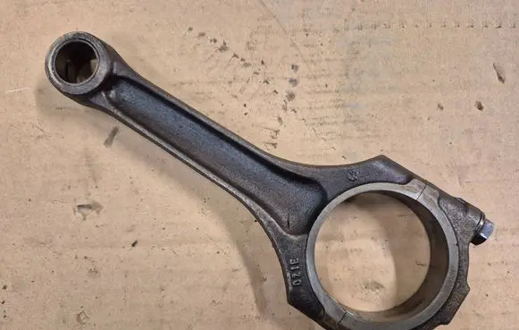Volkswagen Golf III Connecting rod/conrod 021198401B