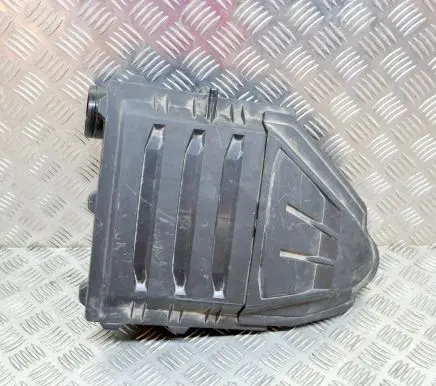 Audi Q2 - Air filter box 04C129620A