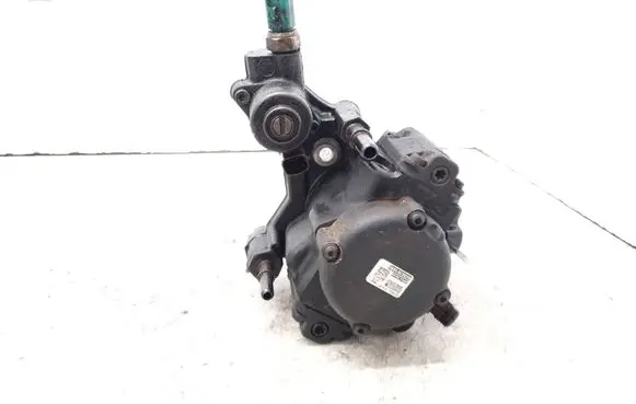 Peugeot 307 CC Fuel injection high pressure pump 9656391680 9424A000A 0121859CBE