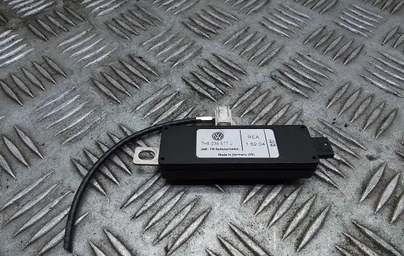 Volkswagen Multivan T5 Aerial antenna amplifier 7H5035577J