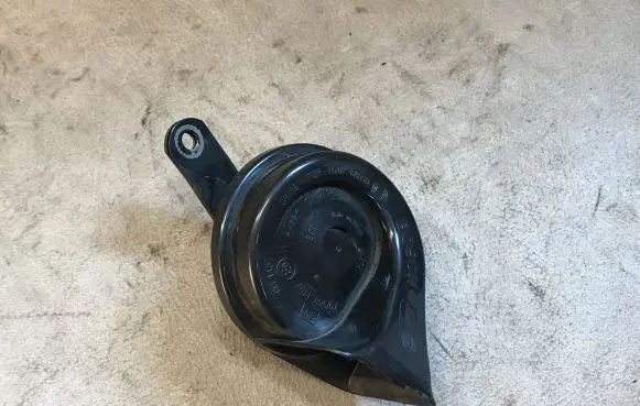 Mercedes-Benz A W169 Horn signal 3881157