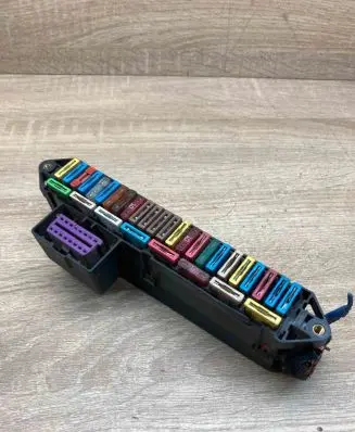 Seat Ibiza II (6k) Fuse module 6X0937617E