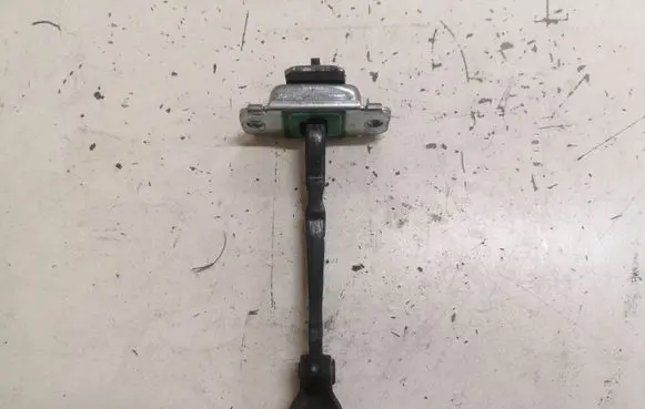 Hyundai Santa Fe Front door check strap stopper