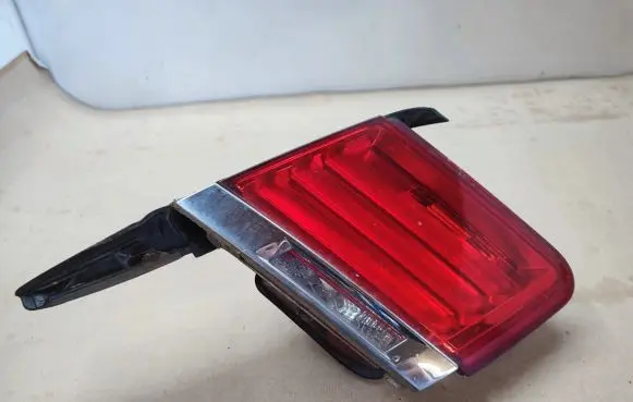 BMW 7 F01 F02 F03 F04 Tailgate rear/tail lights 7182206