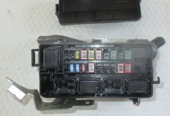 Nissan Micra K14 Fuse module