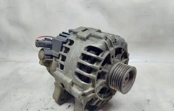 Citroen C4 I Generator/alternator 9649611780
