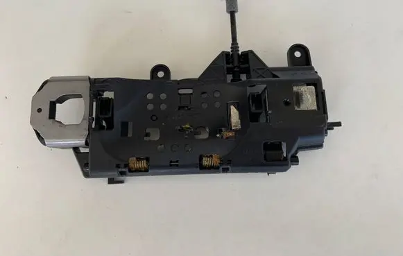 Rear door exterior handle/bracket