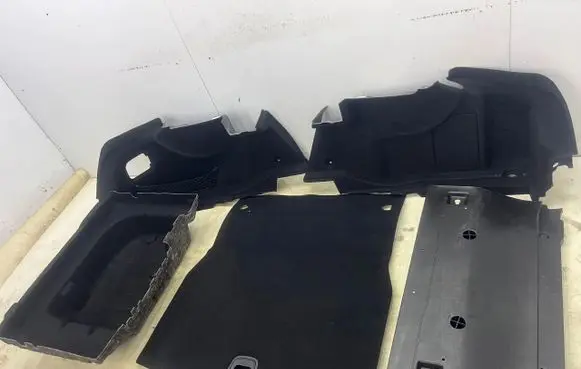 Mercedes-Benz E W213 Tailgate/boot cover trim set A2136931700