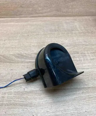 Honda Accord Horn signal UCH253 58943 WithPlug