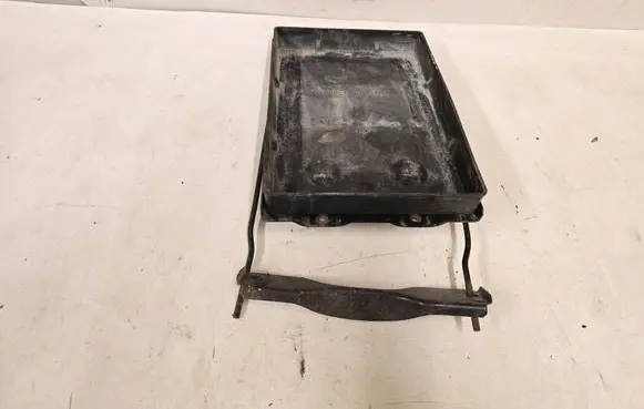 Suzuki Grand Vitara II Battery tray 3366065J0