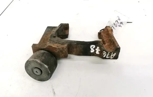 Citroen Xsara Picasso Engine mounting bracket