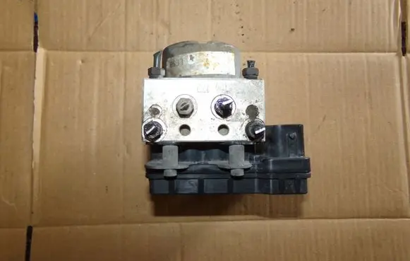 Mazda MPV II LW ABS Pump MD11DE