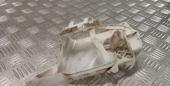 Volkswagen PASSAT B6 Front door exterior handle/bracket 3C0837867B