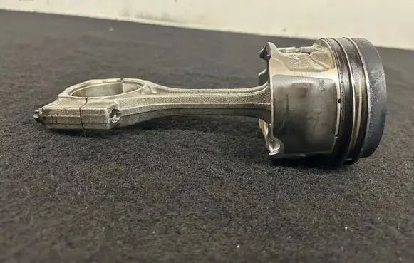 Mini Clubman F54 Piston with connecting rod B47C20A