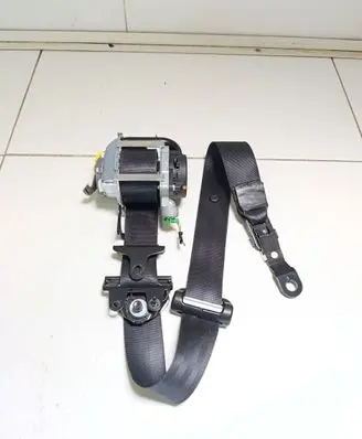 Volvo V60 Front seatbelt P39800482 1T01111110686 616011100B