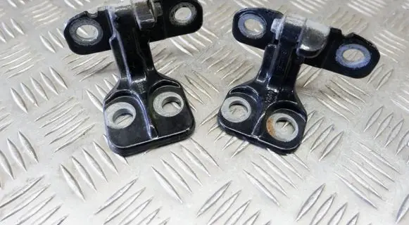 Rear door hinge set