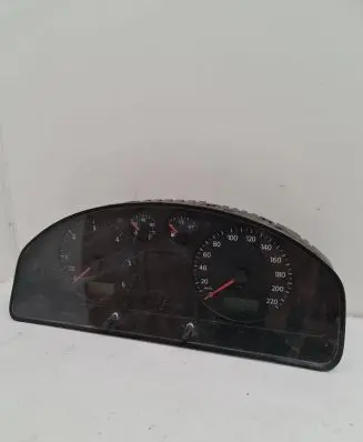 Volkswagen Transporter - Caravelle T5 Speedometer (instrument cluster) 88311346