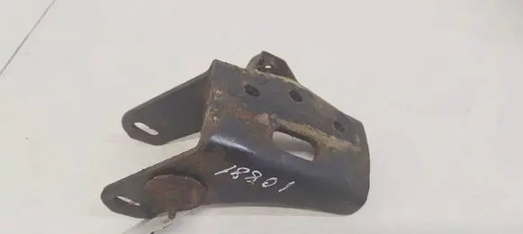 Toyota Avensis Verso Engine mounting bracket