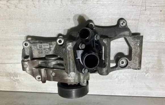 Mini One - Cooper F56 F55 Water pump 8511323